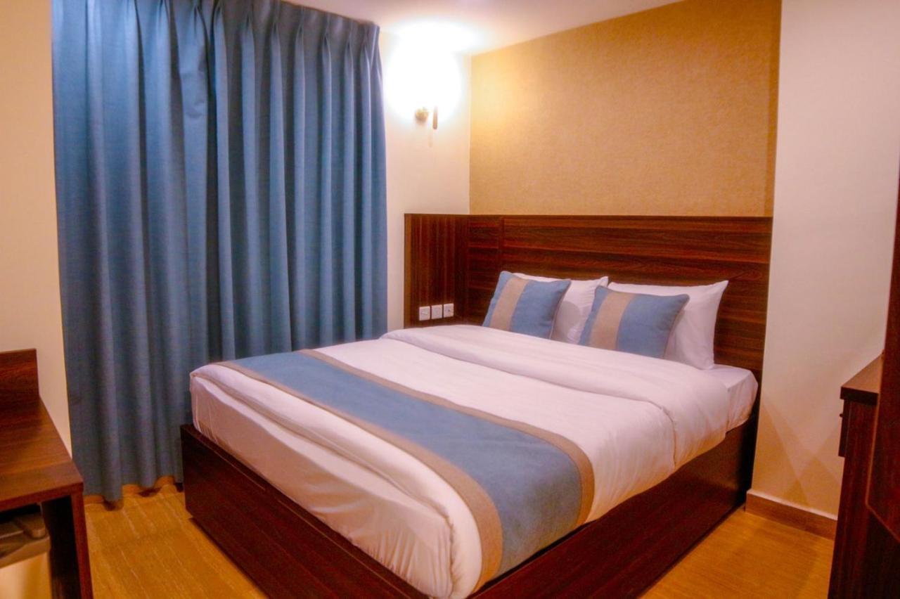 ِafnan Hotel Акаба Екстериор снимка